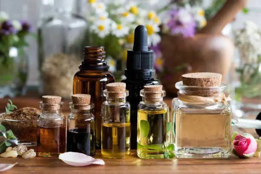Nếu mẹ bạn yêu thích mùi hương hãy tặng mẹ tinh dầu để gian nhà luôn ấm áp và giải tỏa căng thẳng.