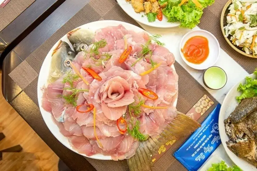 Kích thích vị giác chua cay hòa quyện với món cá bò trộn gỏi