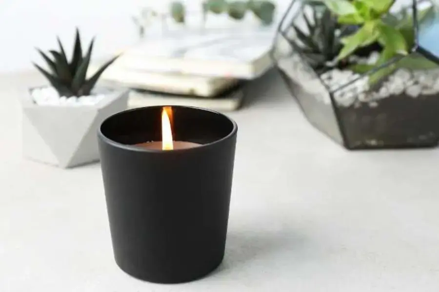 Khử mùi thuốc lá bằng nến thơm