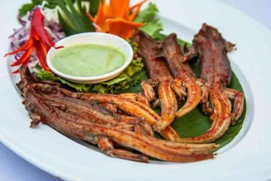 Khám phá món ngon miền Nam - thằn lằn núi Tây Ninh nướng thơm ngon.