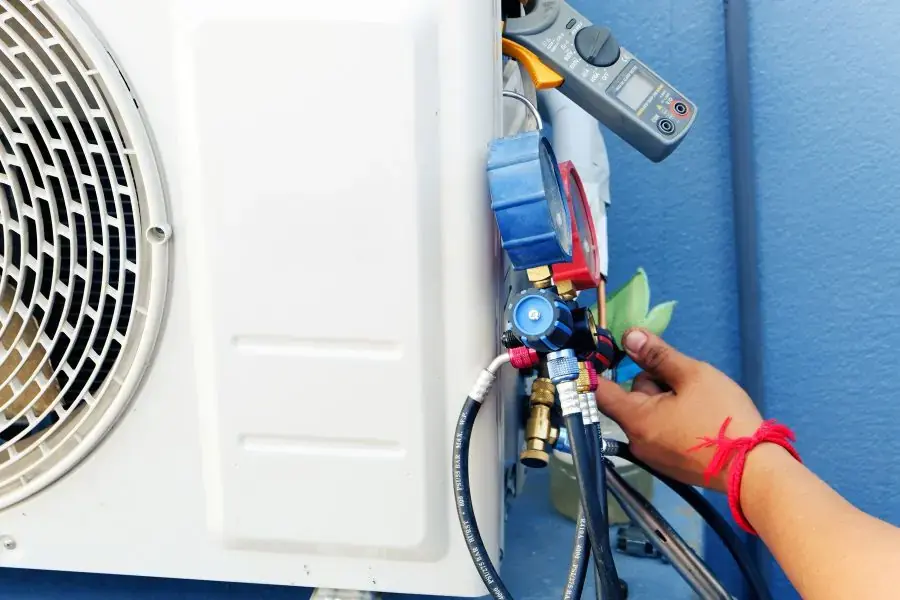 Hở đầu van nạp ga điều hòa cũng có thể gây thất thoát khí ga