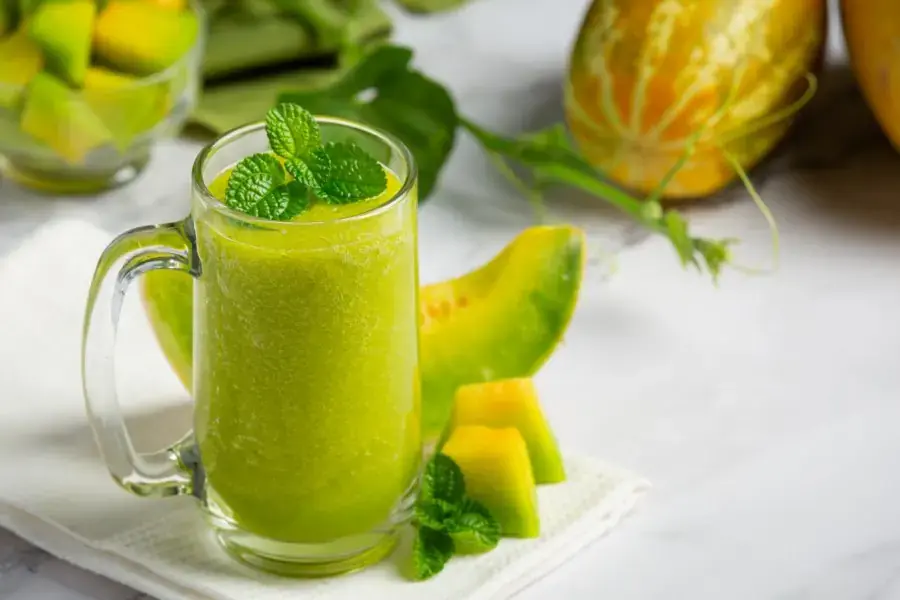 Sinh tố kết hợp với ăn nhẹ