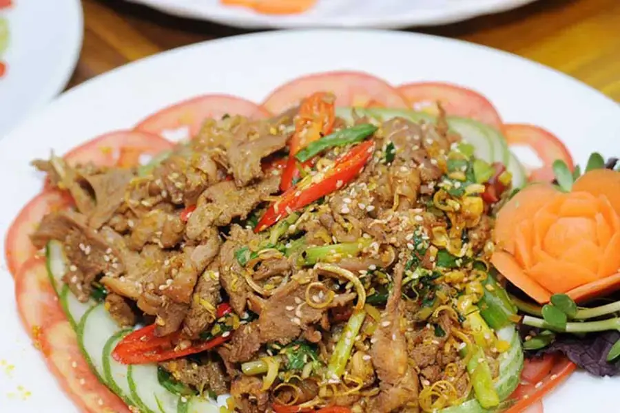 Nước cốt dừa giúp thịt bê có vị ngọt thơm rất riêng