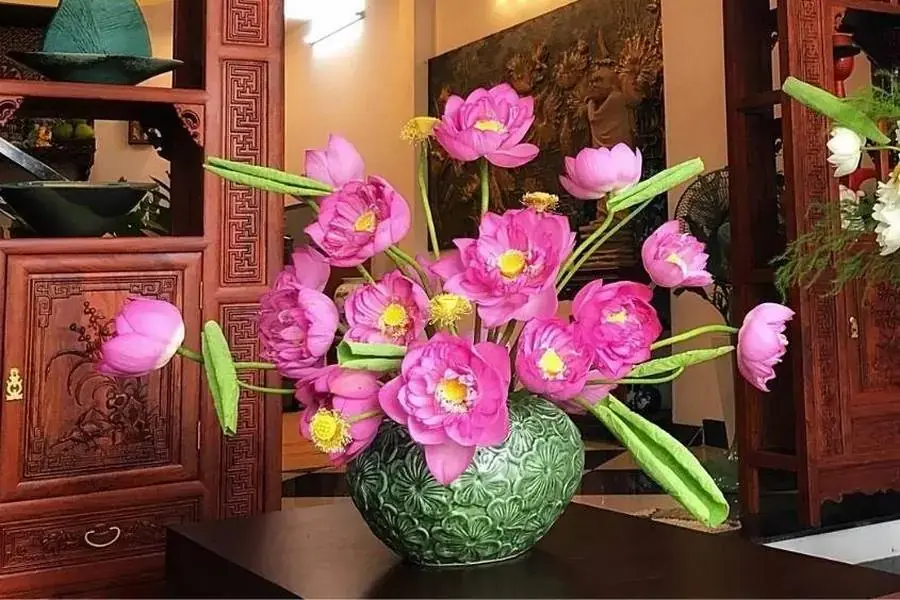 Cắm từ trung tâm sau đó lấp đầy ở xung quanh.