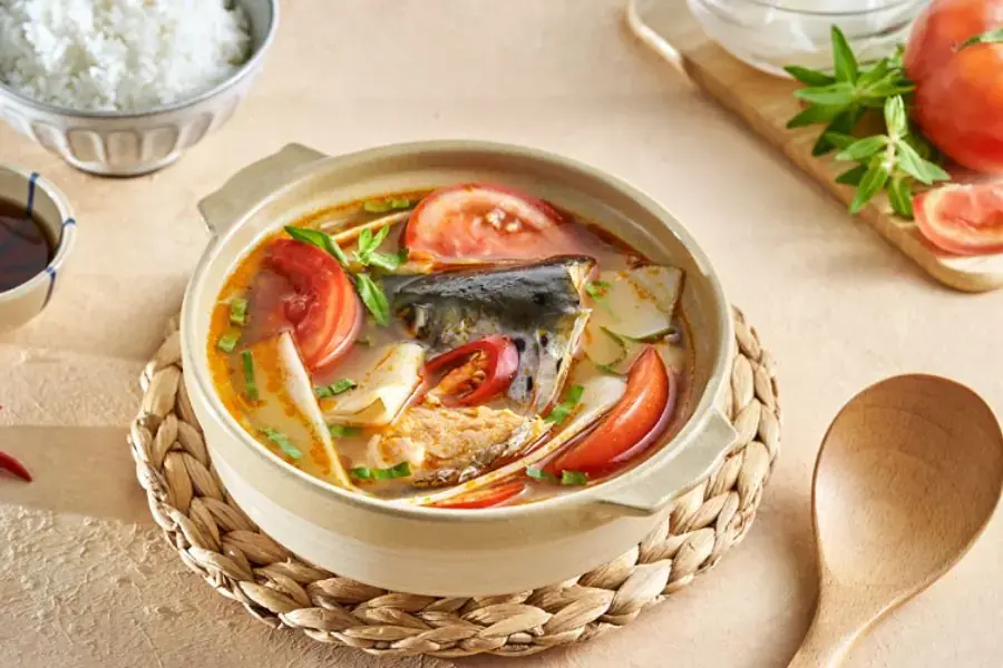 Canh chua đầu cá hồi bổ dưỡng