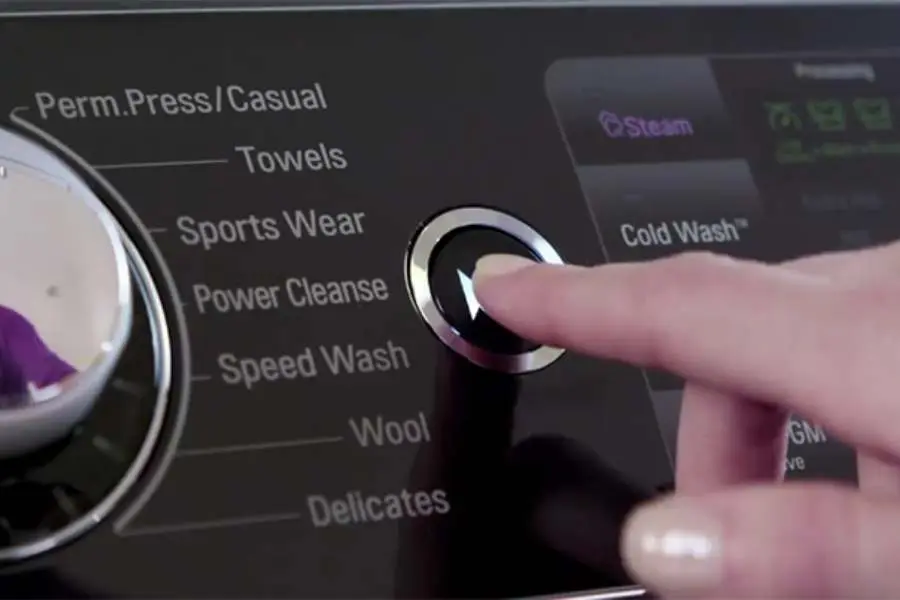 Công nghệ TurboWash 360 với đầu giũ phun áp suất cao, được tích hợp trên máy giặt lồng ngang.