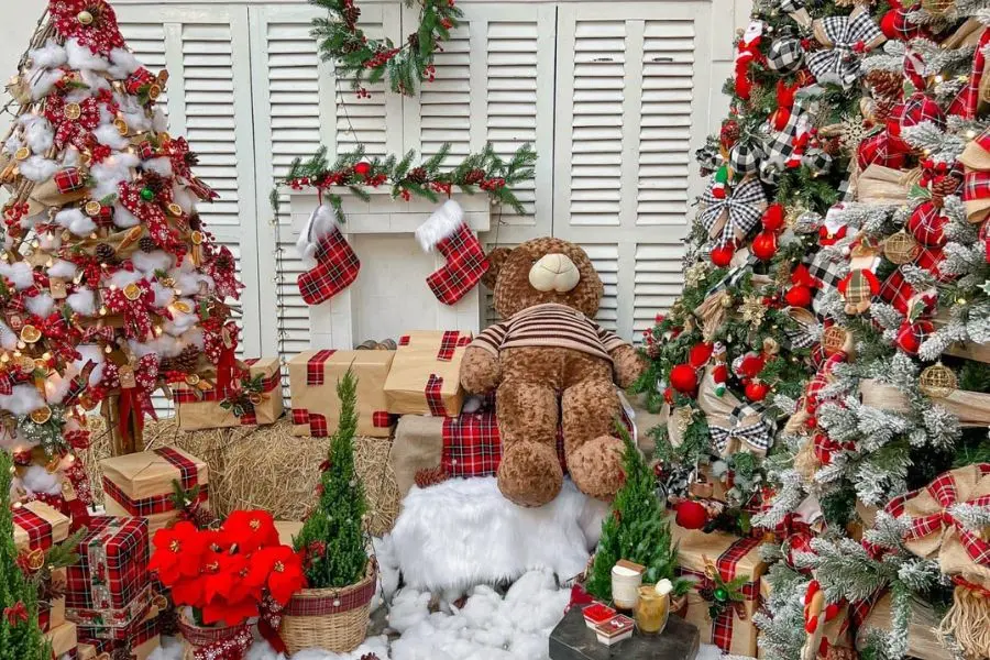 Cảnh trí đáng yêu và ấm áp trong Chiêu Cafe nhân dịp Noel.