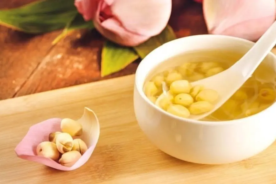 \Chè hạt sen mang lại nhiều lợi ích cho sức khỏe của mỗi chúng ta.