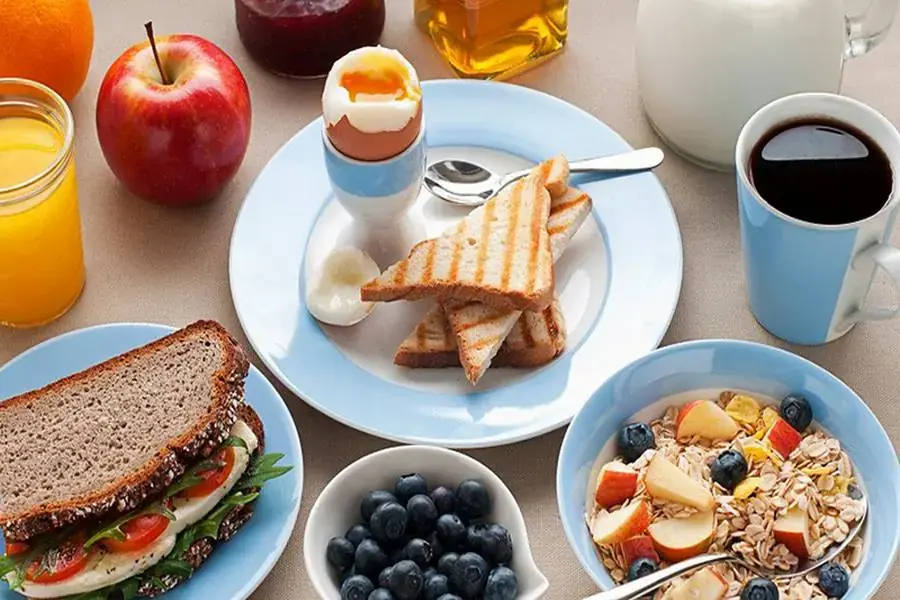 Nên chú ý đến dinh dưỡng vào bữa sáng