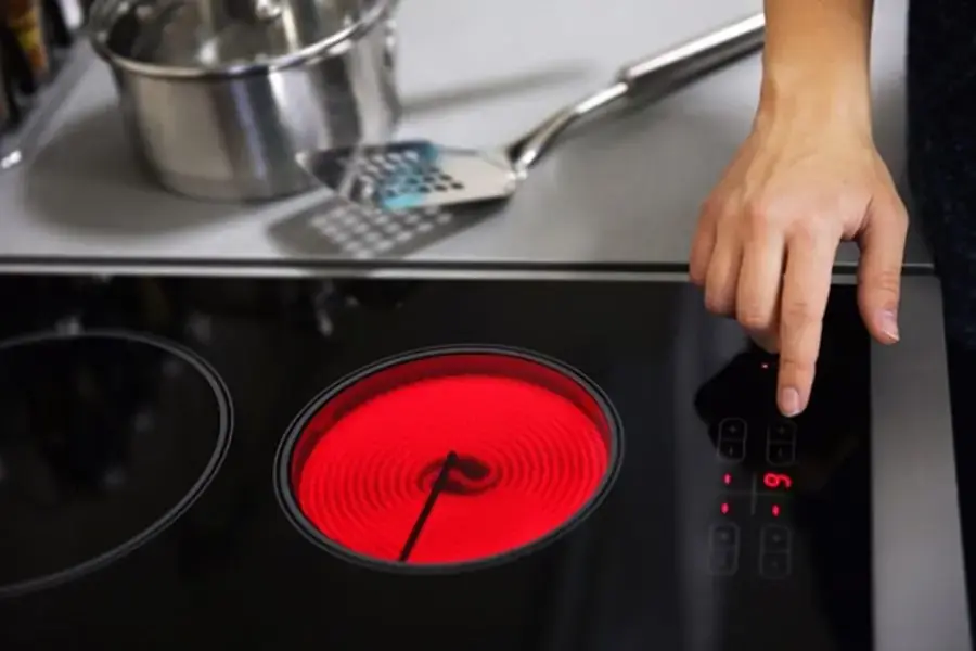Bếp hồng ngoại có thể tương thích với nhiều loại nồi, chảo