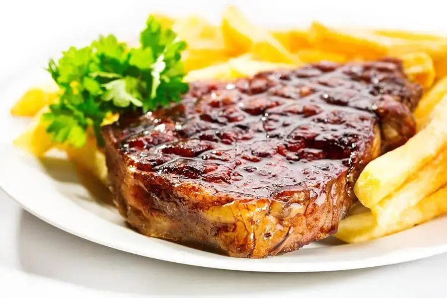 Bò áp chảo ăn kèm khoai tây