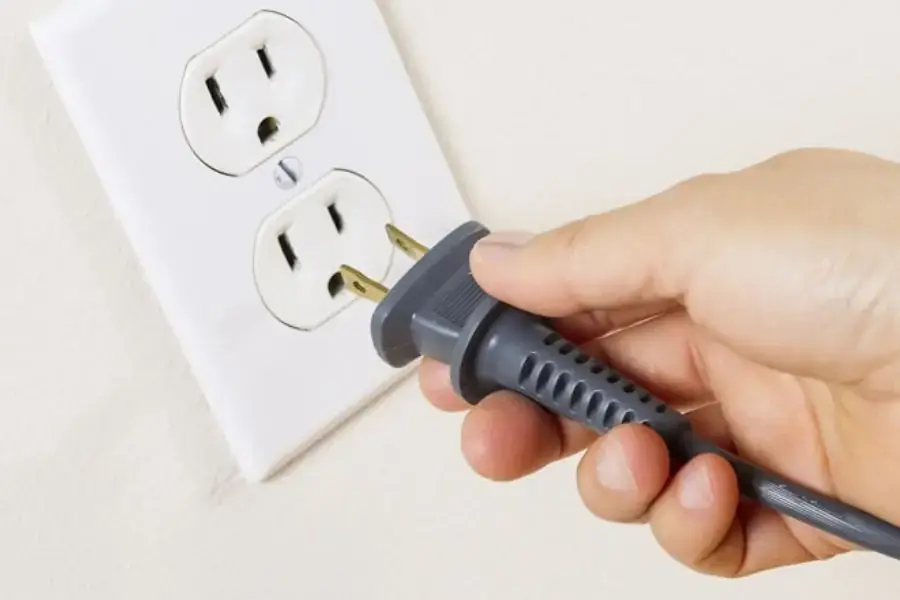 Đảm bảo nguồn điện cung cấp cho máy luôn ổn định.