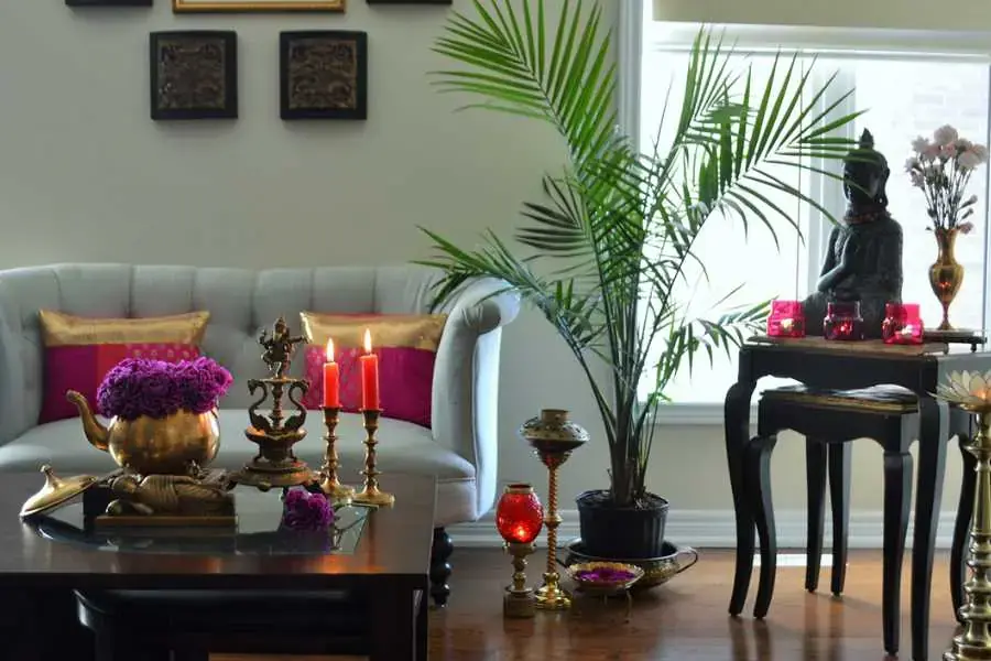 Sử dụng nến thắp sáng thay thế đèn huỳnh quang