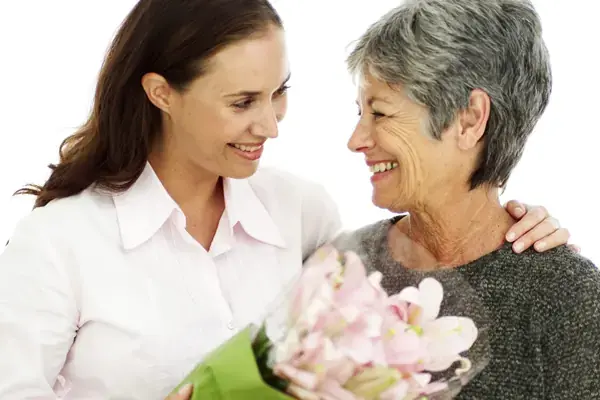Tận dụng các mối quan hệ họ hàng thân thiết để có một người giúp việc tốt (Ảnh: giupviec88)