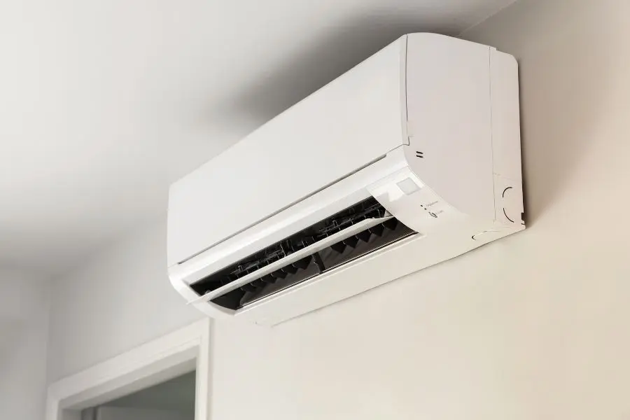 Lỗi E1 trên điều hòa Gree xuất hiện khi có vấn đề liên quan đến cảm biến không khí.