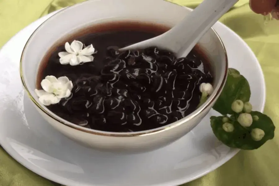 Chè đỗ đen nằm trong danh sách menu các món chè miền Bắc nên thử