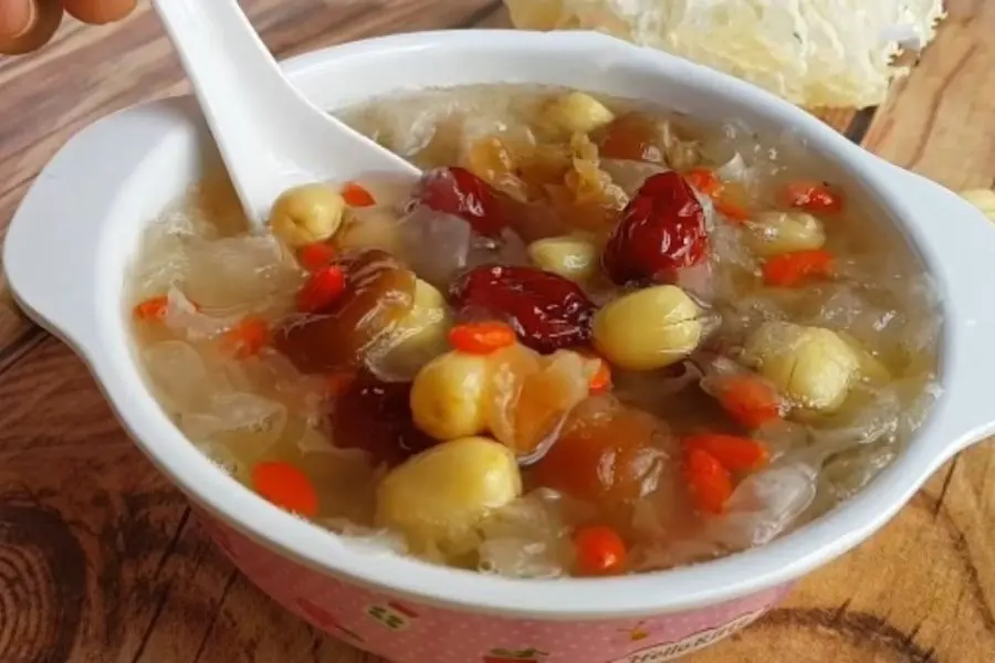 Bát chè thơm ngon đầy đủ chất dinh dưỡng tốt cho sức khỏe.