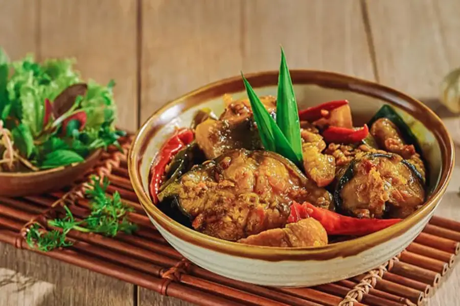 Hao cơm với món cá nhám kho gừng đậm vị