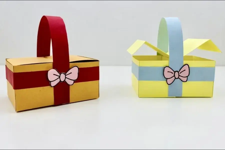 Mẫu hộp giấy với họa tiết giỏ quà dễ thương.