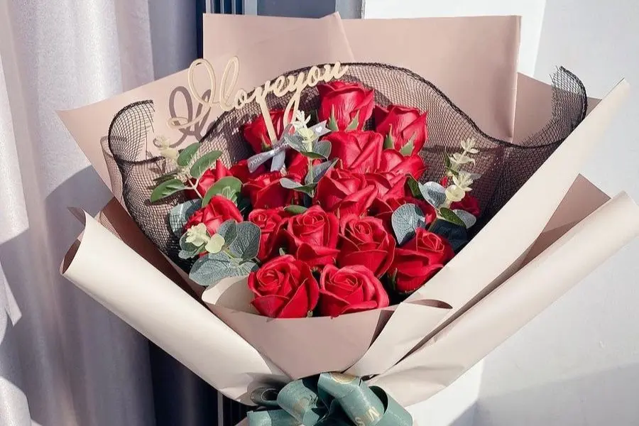 Hoa hồng sáp đỏ - Tình nồng cho em.