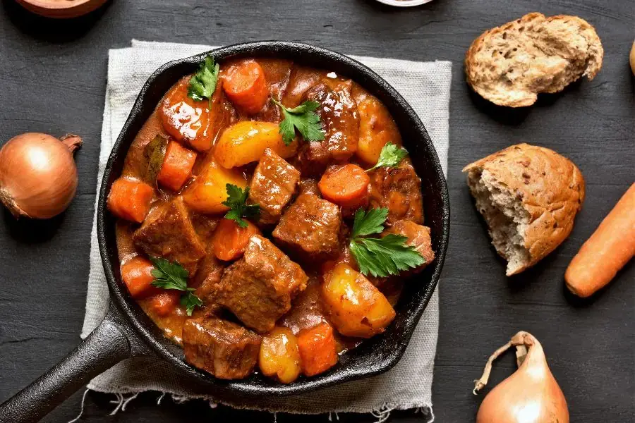 Món bò kho hấp dẫn cho mâm cơm đãi khách