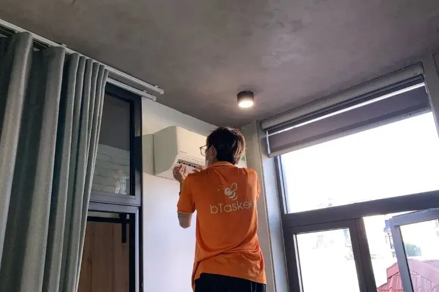 Lắp ráp lại các bộ phận và kiểm tra vận hành.