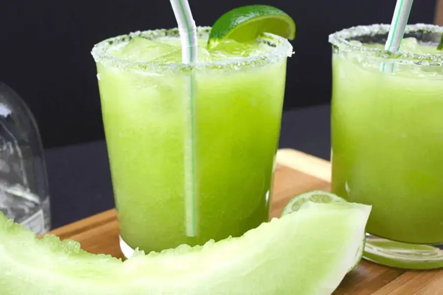 Thử uống nước ép dưa lê một lần bạn sẽ nhớ mãi đấy.