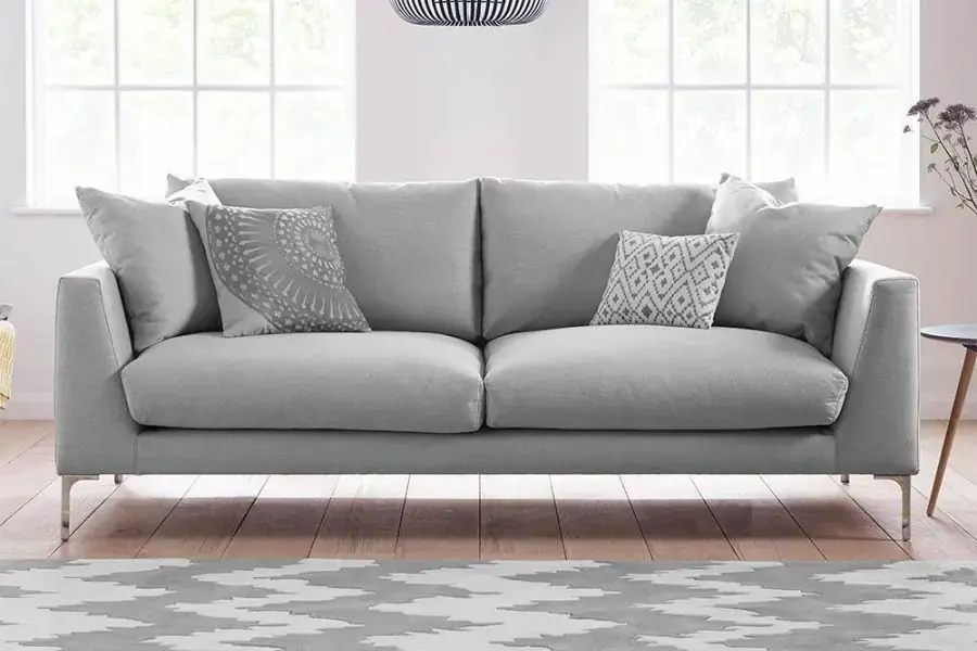 Trắng, bạc là những tông màu phù hợp với người mệnh Kim (Hình ảnh: Sofatray)