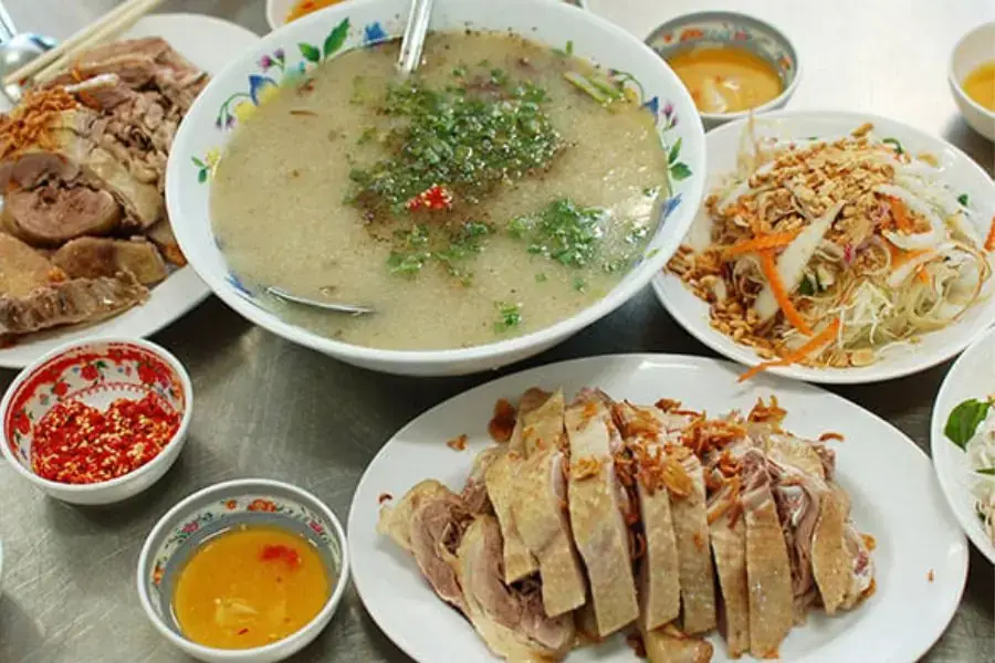 Cháo vịt - Món ăn phổ biến của các gia đình Việt.