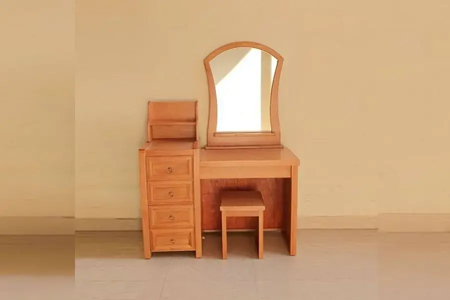 Bàn trang điểm xinh xắn, đơn giản được làm từ gỗ Xoan Đào