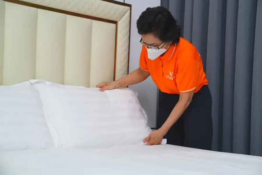 Đội ngũ Ong Cam đề cao sự tỉ mỉ trong việc chăm sóc tổ ấm của khách hàng.