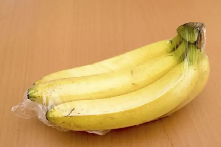 Dùng màn bọc thực phẩm bảo quản chuối