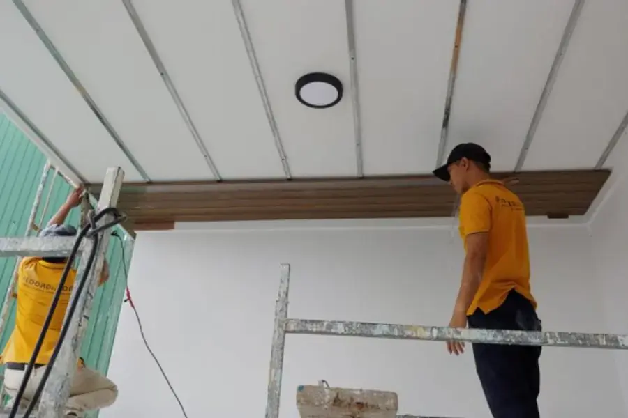 Lựa chọn đơn vị thi công trước khi ốp trần nhà cấp 4