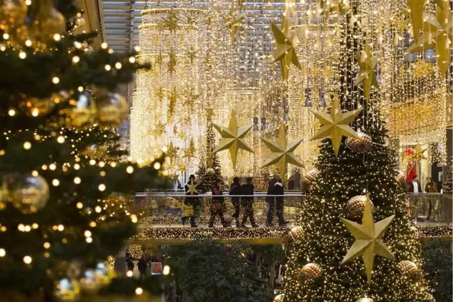 Thành phố Đà Nẵng rực rỡ và nhộn nhịp không khí Noel.