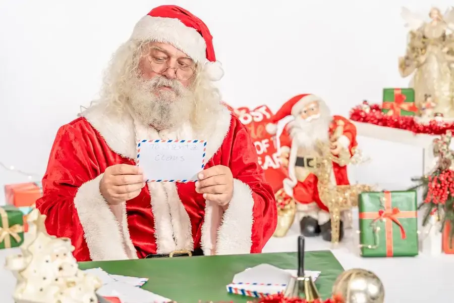 Dòng thư Ông già Noel không chỉ là lời chúc, mà là tình cảm và kỷ niệm.
