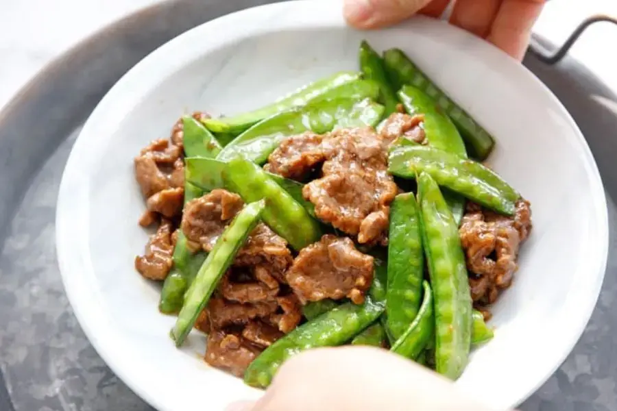 Đậu Hà Lan xào thịt bò đem lại nhiều giá trị dinh dưỡng cho bữa ăn