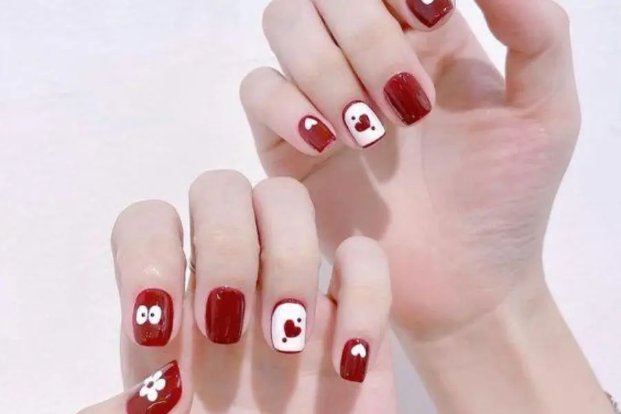 Tone màu trắng - đỏ nổi bật ngày Giáng Sinh.