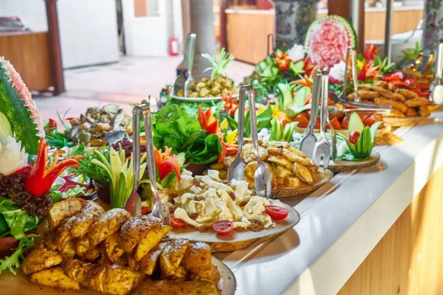 Đây là một hình thức ăn uống mà khách hàng sẽ trả một mức giá cố định