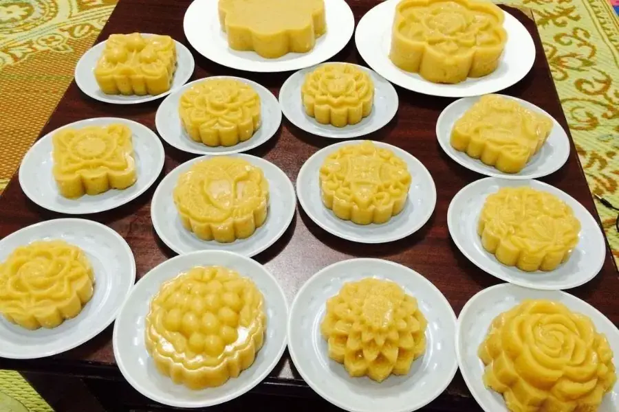 Có thể dùng khuôn để tạo hình cho chè.