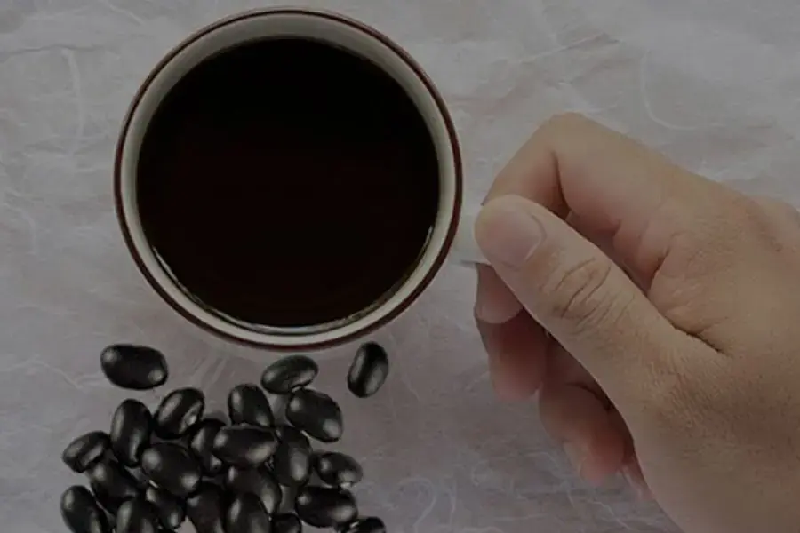 Nước đậu đen ninh nhừ cung cấp lượng chất xơ dồi dào cho cơ thể.