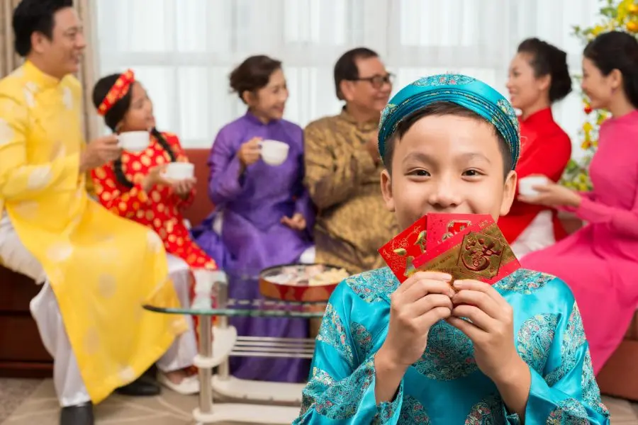 Hãy gửi những lời chúc Tết đến bố mẹ vợ chân thành như chính bố mẹ ruột của mình.