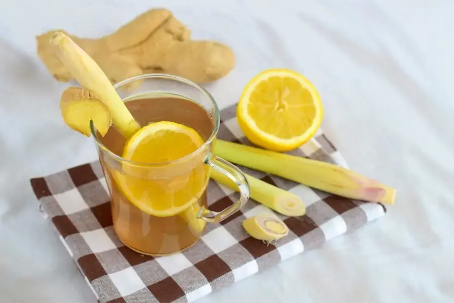 Nước chanh gừng sả giúp thải độc, thúc đẩy quá trình trao đổi chất trong cơ thể