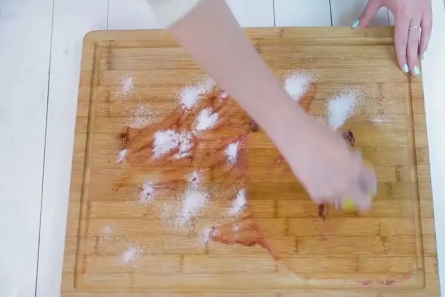 làm sạch thớt