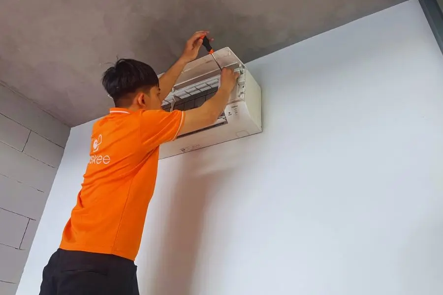 Máy lạnh cần được lắp ở nền tường phẳng để hạn chế tình trạng phát ra tiếng kêu khi hoạt động.