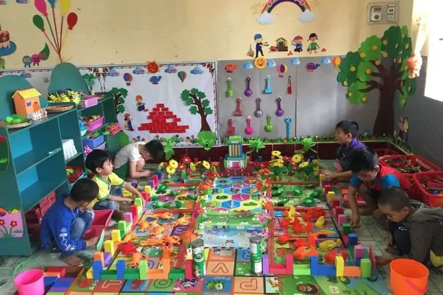 Mẫu góc xây dựng với nhiều mô hình để trẻ nhỏ tưởng tượng, dễ dàng hình dung thực tiễn