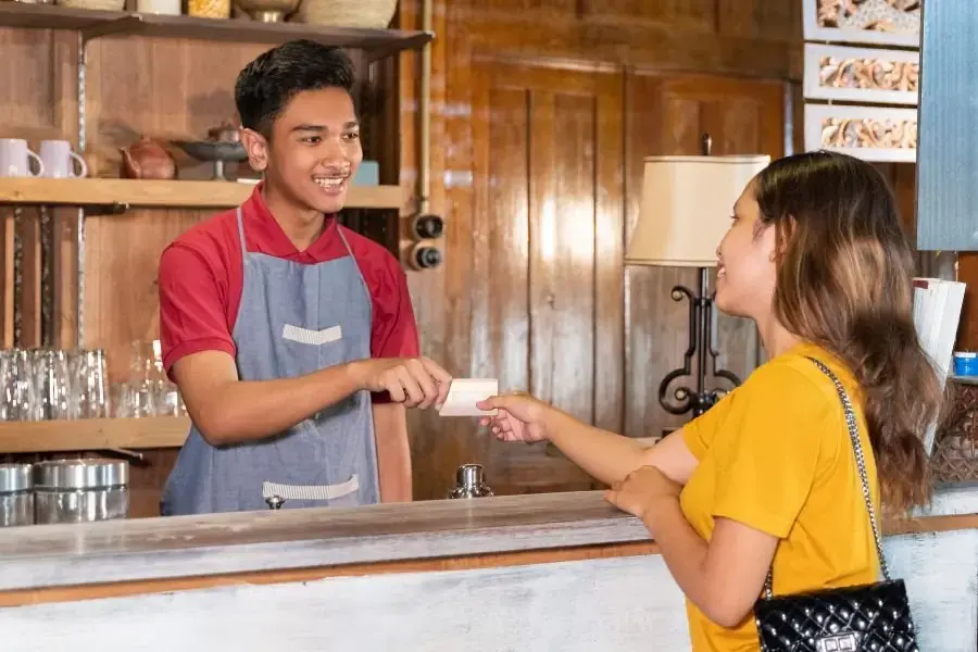  Thiết kế quầy order chuyên nghiệp và hợp lý