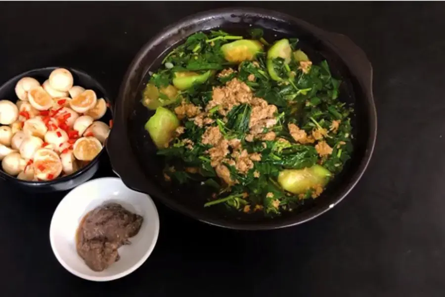 Món canh cua rau đay đơn giản