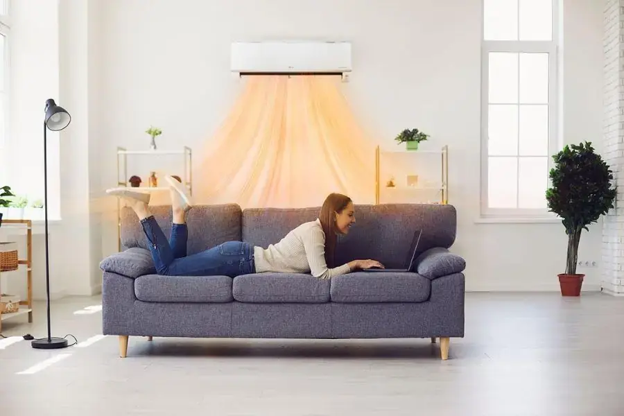 Chế độ nóng trên điều hòa có tác dụng làm ấm, phù hợp với những vùng có thời tiết giá lạnh