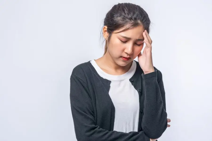 Chiết xuất tinh dầu tuyết tùng giúp giảm căng thẳng, trị liệu tâm lý hiệu quả.
