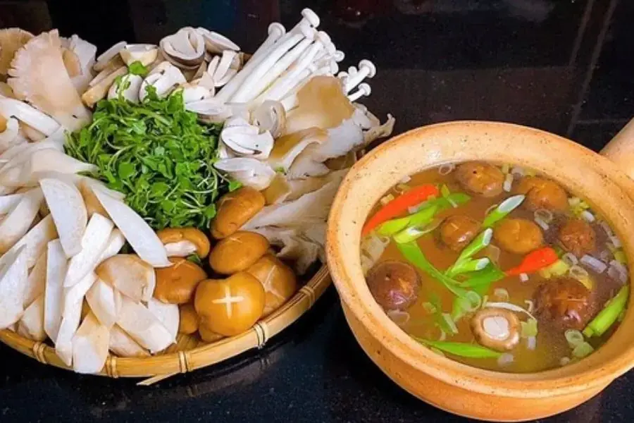 Lẩu chay với những nguyên liệu dễ tìm dễ mua mà cực kỳ thanh đạm.